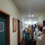 Besucher im Flur