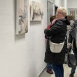 Cordula vor den Stadtansichten